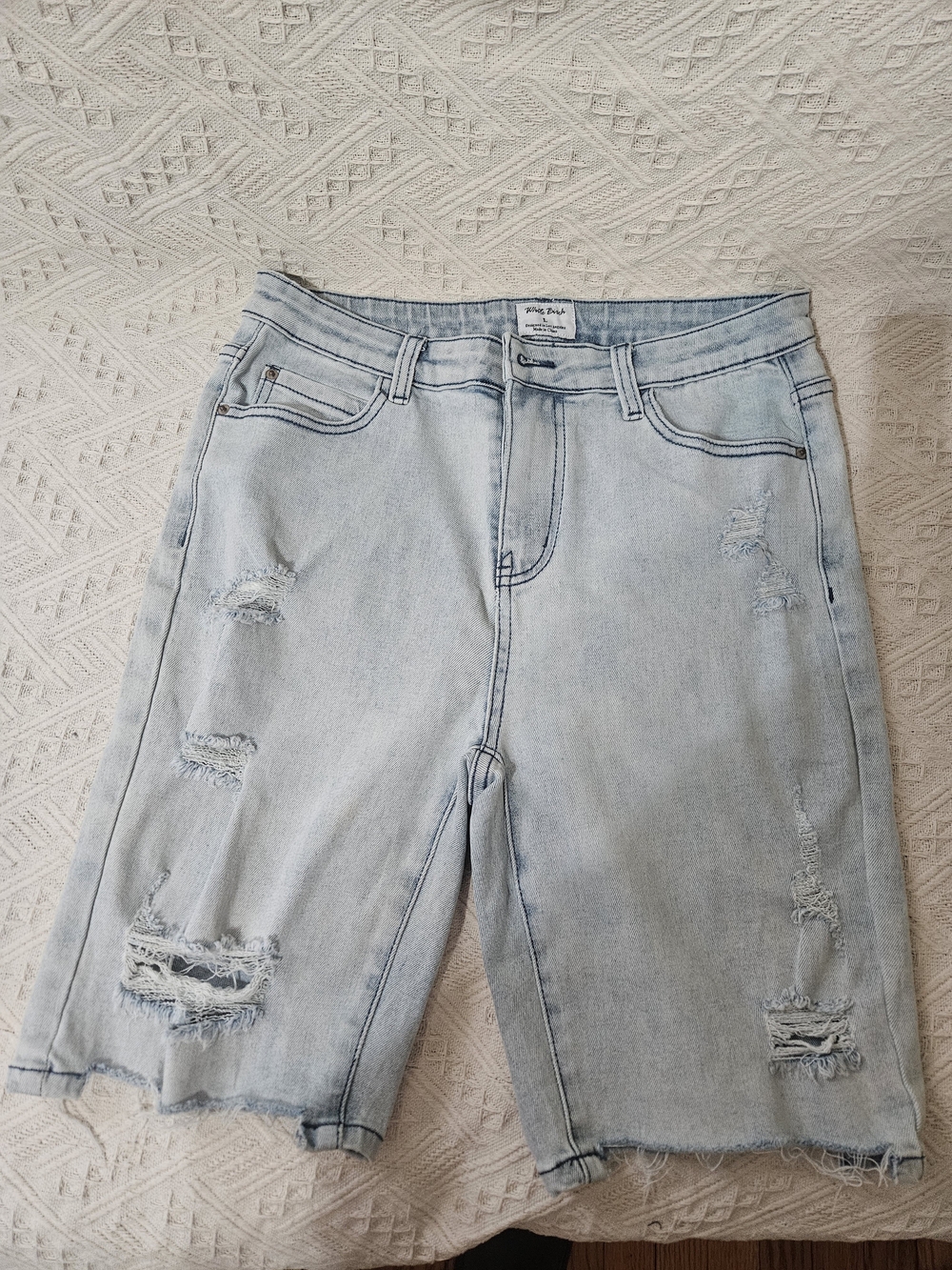 White Birch Light Blue Distressed Denim Bermuda Shorts EUC